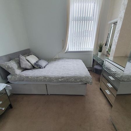 Private Double Room In 卡迪夫 外观 照片