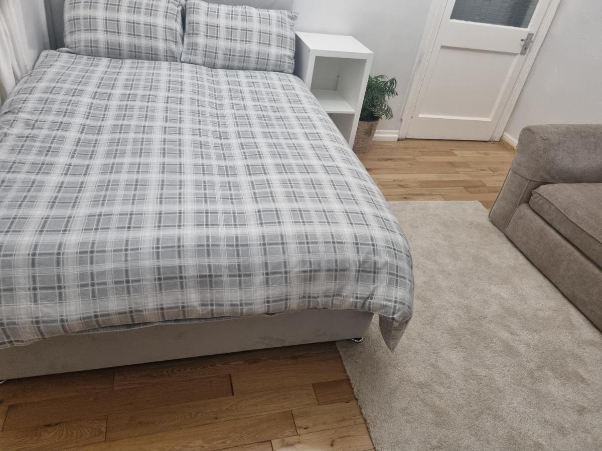 Private Double Room In 卡迪夫 外观 照片