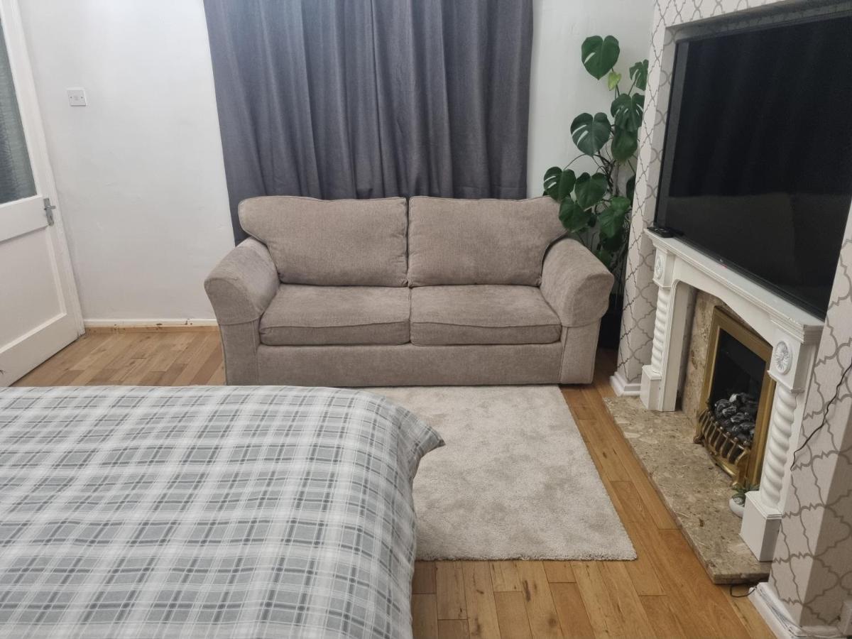 Private Double Room In 卡迪夫 外观 照片