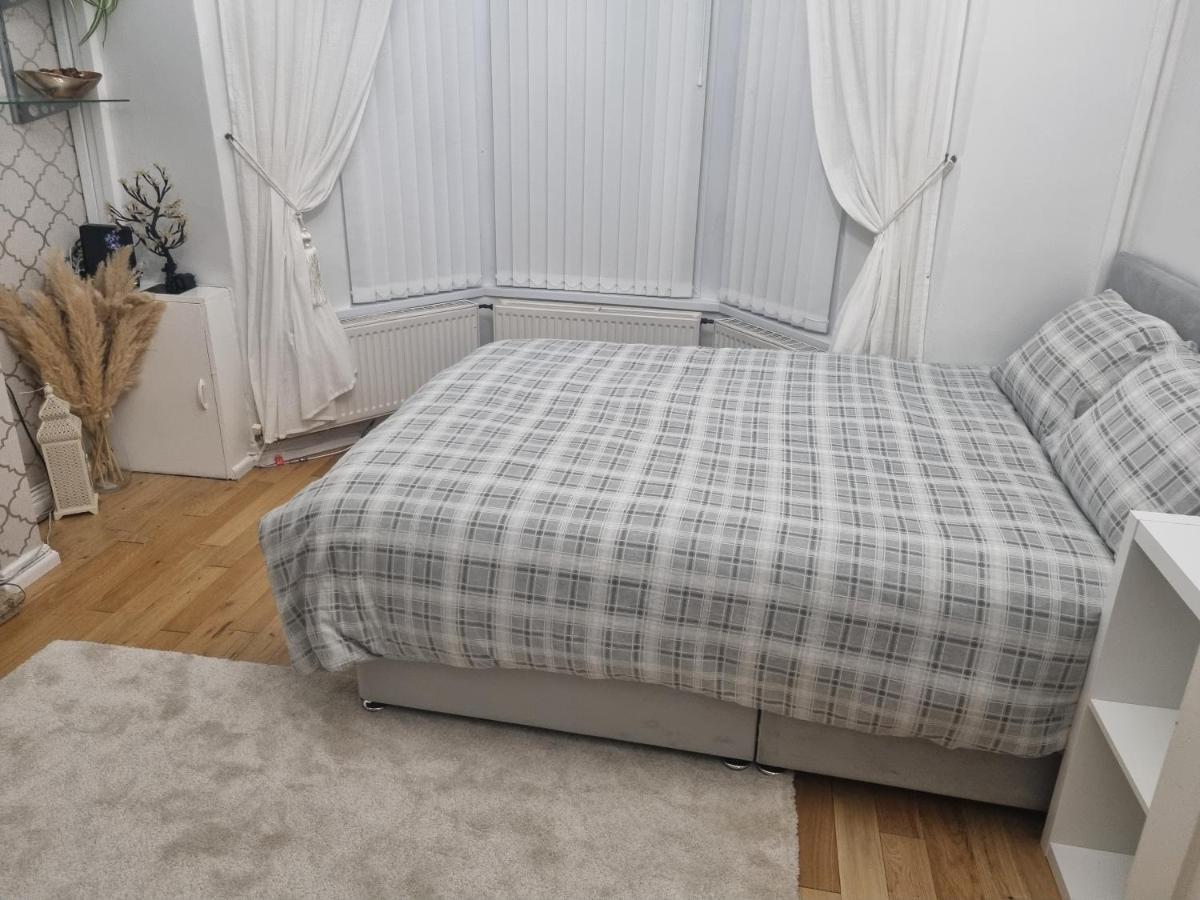 Private Double Room In 卡迪夫 外观 照片