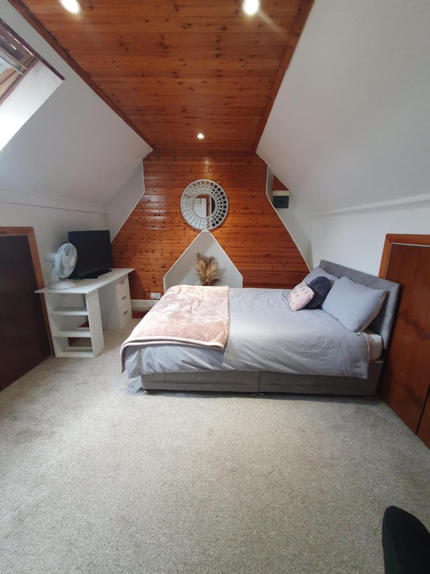 Private Double Room In 卡迪夫 外观 照片